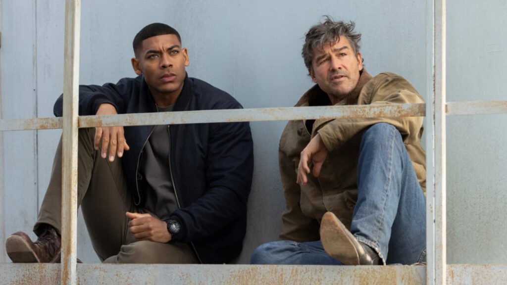 Aaron Pierre and Kyle Chandler