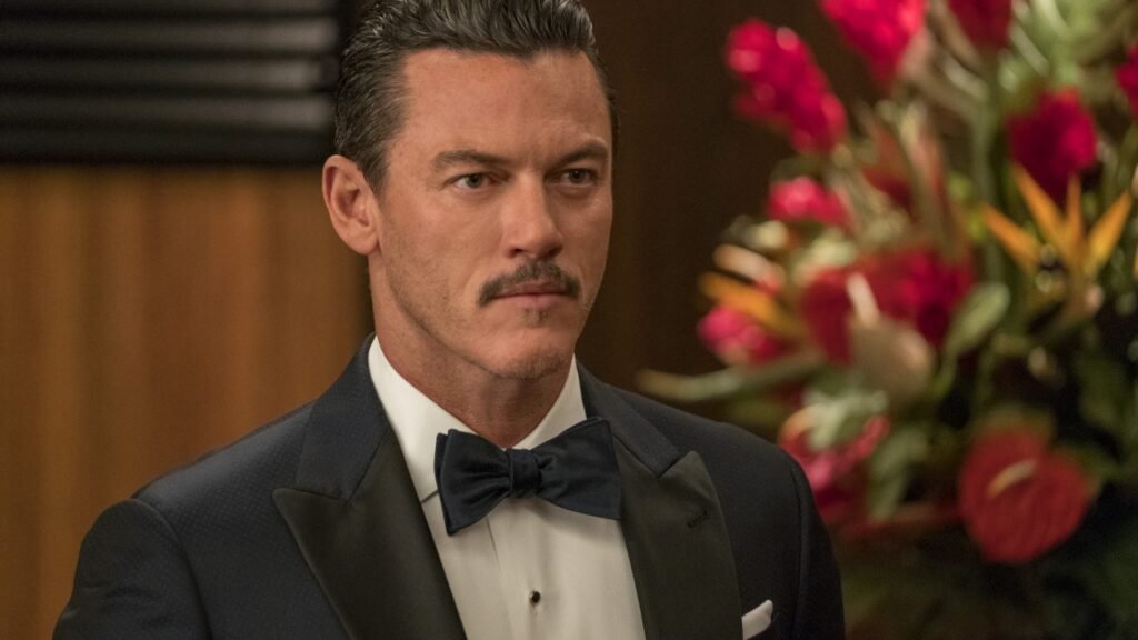 Luke Evans in Murder Mystery