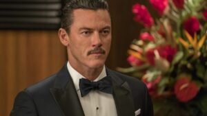 Luke Evans in Murder Mystery