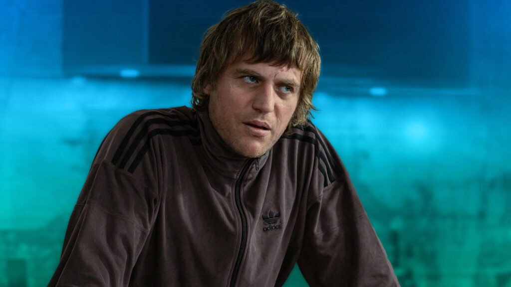 Johnny Flynn as Frankie in MobLand Season 2